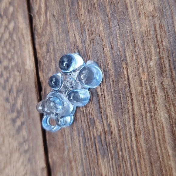 P114 blueberry gummy bear charm - Picture 1 of 2